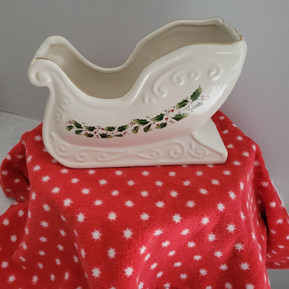 Royal limited ceramic christmas sleigh
